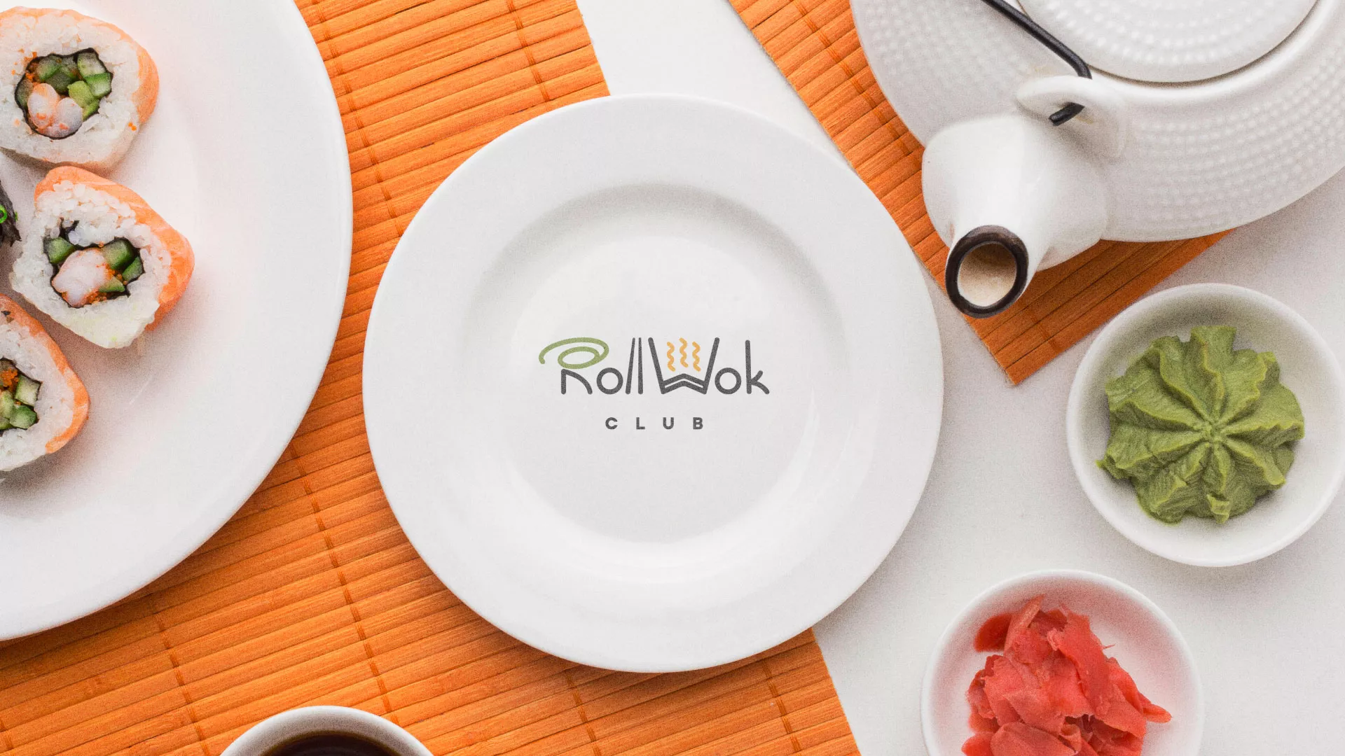 Разработка логотипа и фирменного стиля суши-бара «Roll Wok Club» в Няндоме